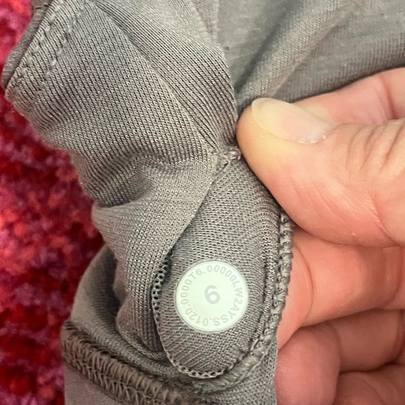 Lululemon Sports Bra - No Pads - Size 6 - Picture 4 of 4